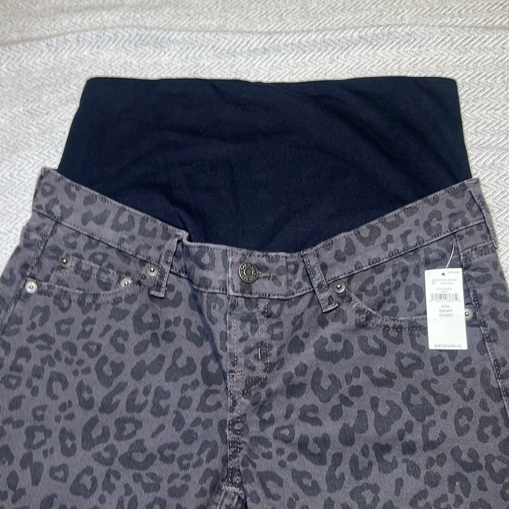 GAP Maternity Vintage Slim Jeans. Leopard Print - Black and Gray. Size 27 - Picture 4 of 12